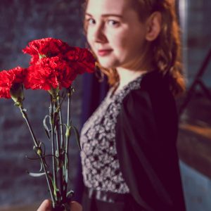 букет гвоздик для милой девушки