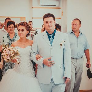 входим в торжественный зал