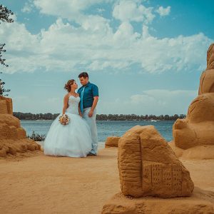 интересная свадебная фотосессия на Волге