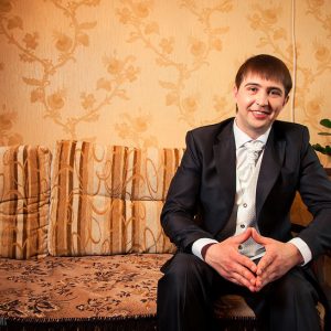 утро жениха на свадьбе - свадебный фотограф