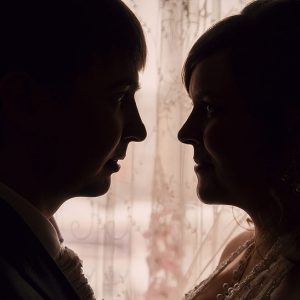 красивый портрет жениха и невесты - профессиональный фотограф