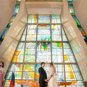 жених и невеста на свадебной церемонии - профессиональный фотограф