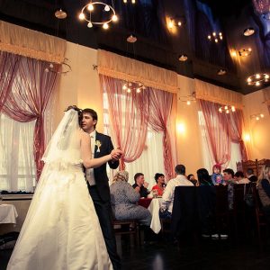 первый свадебный танец на банкете от eliSEEv.org