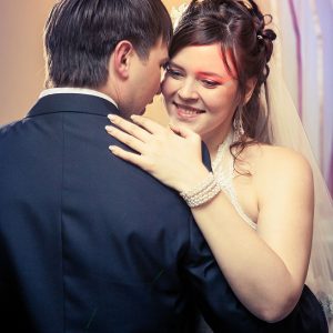 классные, живые эмоции жениха и невесты - лучшее фото на свадьбе в Самаре