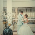 Фотографировали свадебную пару в отеле Ренисанс